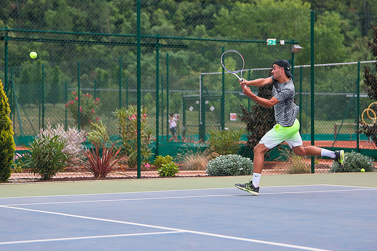 Alexis Delisle pendant l'entrainement à la Mouratoglou Tennis Académie.